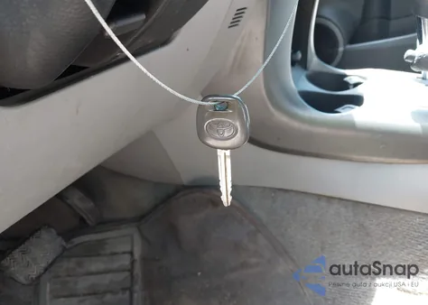 2011 Toyota Rav4 из США, поврежденный, VIN 2T3BF4DV3BW135749